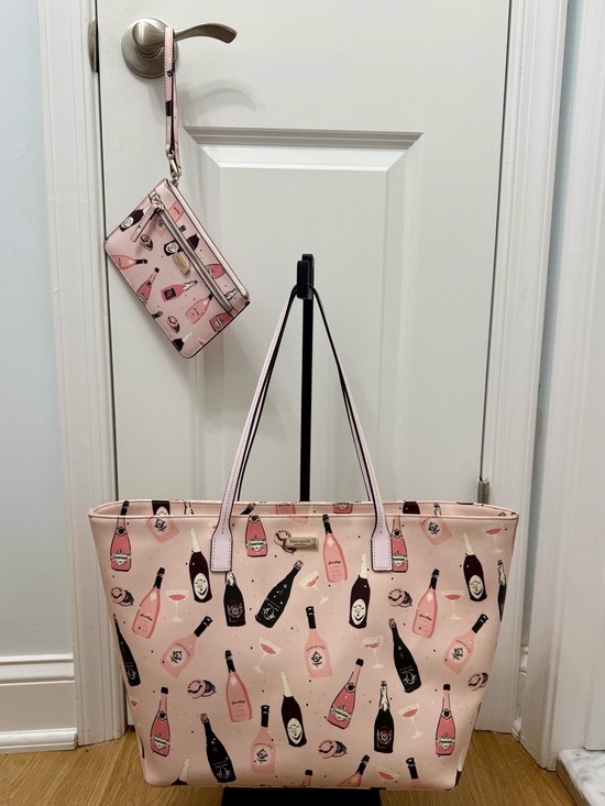 kate spade Handbags - Kate Spade Shore Street Margareta Champagne Tote Bag & Matching Wristlet Pop Art